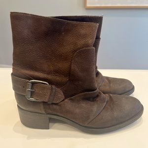 Vera Wang Lavender Label brown suede pebbled leather moto boot size 39/9